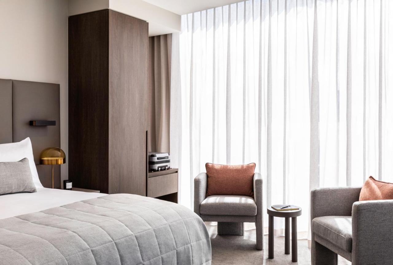 Oakwood Premier Melbourne Aparthotel Eksteriør bilde A bedroom at the hotel