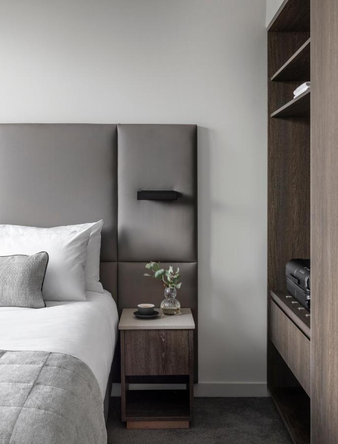 Oakwood Premier Melbourne Aparthotel Eksteriør bilde A room at the hotel