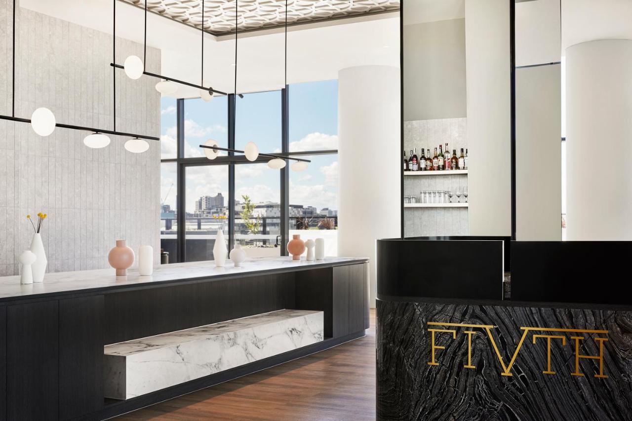 Oakwood Premier Melbourne Aparthotel Eksteriør bilde The bar at 570 Madison Avenue